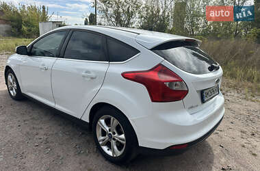 Хэтчбек Ford Focus 2012 в 