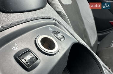 Хэтчбек Ford Focus 2012 в 