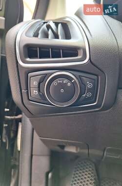 Седан Ford Focus 2012 в 