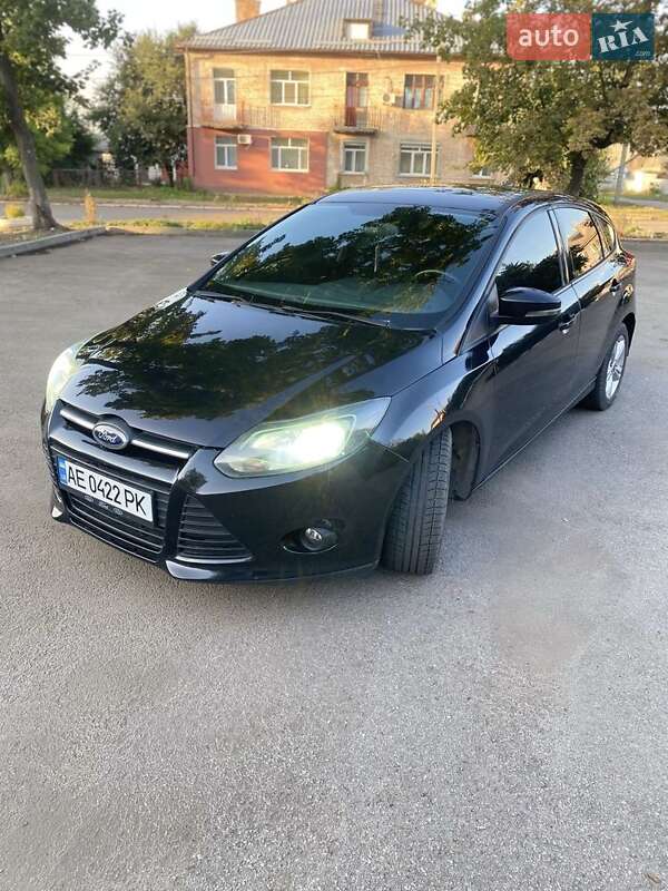 Хэтчбек Ford Focus 2012 в Синельниково