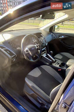Седан Ford Focus 2012 в 