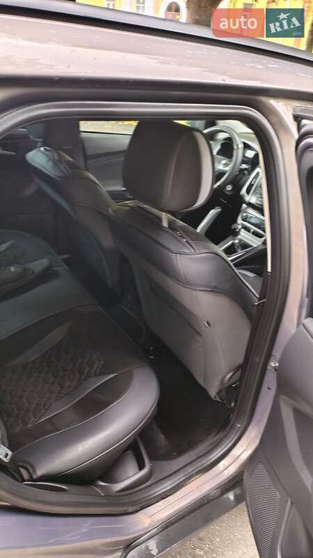 Універсал Ford Focus 2013 в Глухові