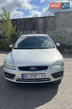 Хэтчбек Ford Focus 2006 в Ровно