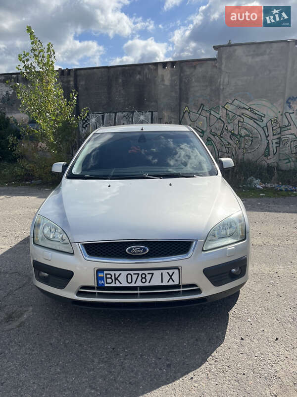 Хетчбек Ford Focus 2006 в 
