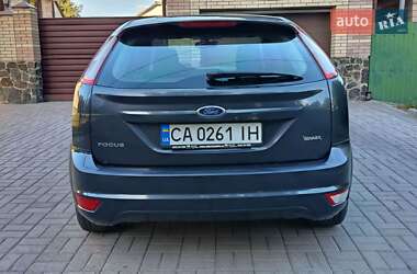 Хэтчбек Ford Focus 2011 в 