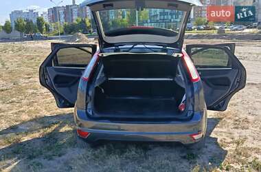 Хэтчбек Ford Focus 2011 в 