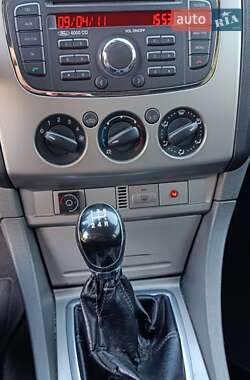 Хэтчбек Ford Focus 2011 в 