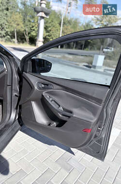 Седан Ford Focus 2016 в 