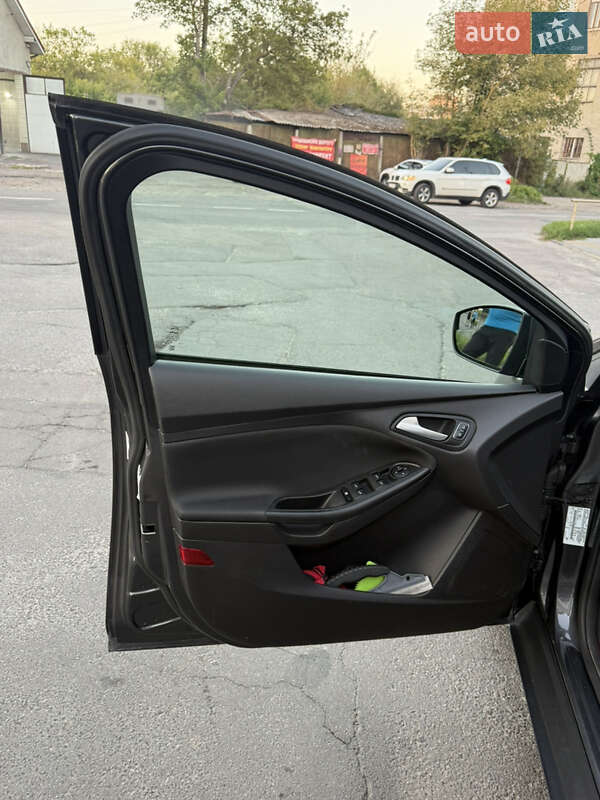 Седан Ford Focus 2017 в Львові