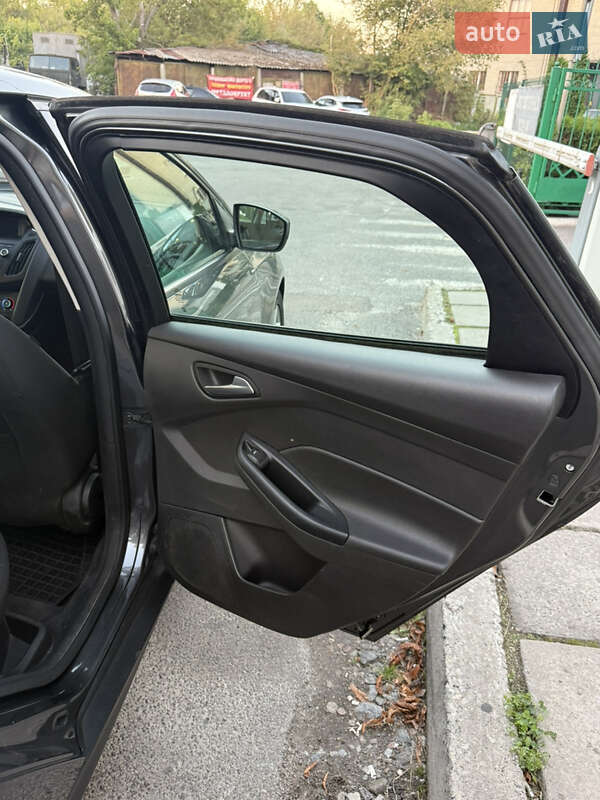 Седан Ford Focus 2017 в Львові