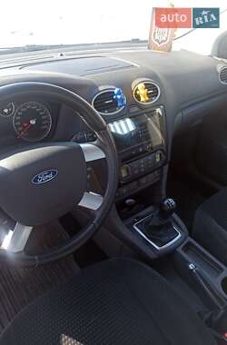 Хетчбек Ford Focus 2005 в 