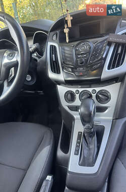 Седан Ford Focus 2012 в 