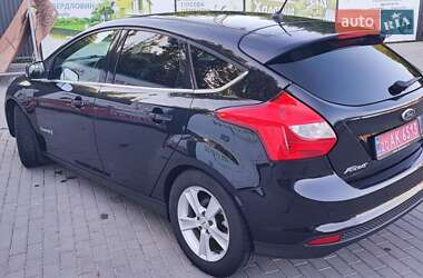 Хэтчбек Ford Focus 2013 в 