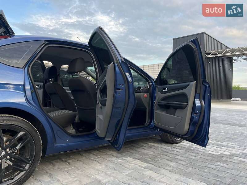 Хэтчбек Ford Focus 2008 в Каменец-Подольском