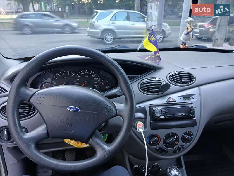 Хэтчбек Ford Focus 2002 в Черкассах фото 6 Хэтчбек Ford Focus 2002 в Черкассах