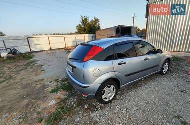 Хэтчбек Ford Focus 2004 в 
