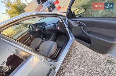 Хэтчбек Ford Focus 2004 в 