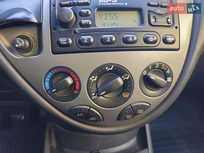 Хэтчбек Ford Focus 2003 в Львове