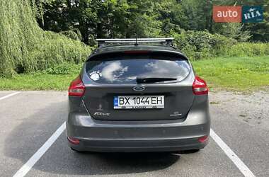 Хэтчбек Ford Focus 2015 в 