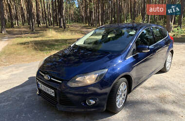 Хэтчбек Ford Focus 2011 в 