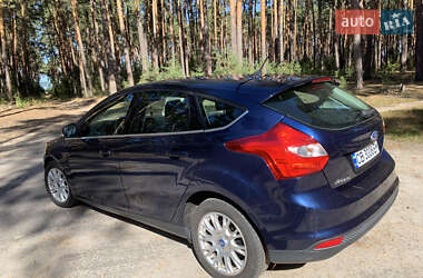 Хэтчбек Ford Focus 2011 в 