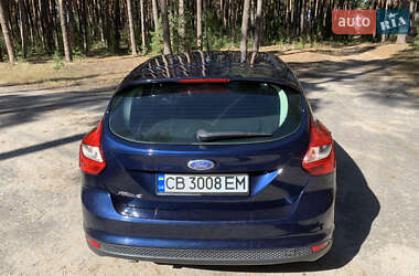 Хэтчбек Ford Focus 2011 в 
