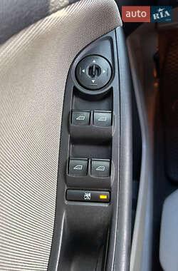 Седан Ford Focus 2014 в 