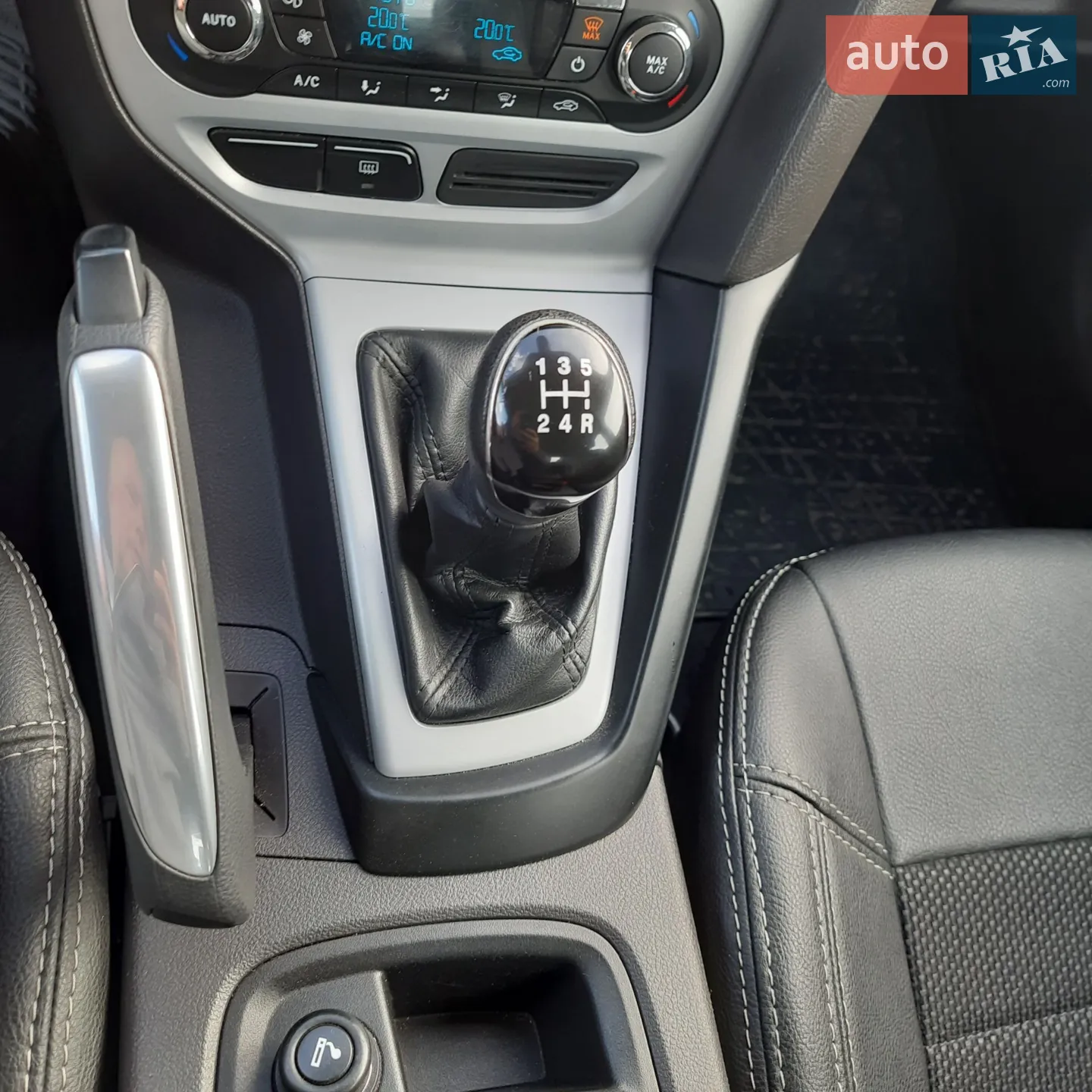 2011 Ford Focus - мініатюра 12