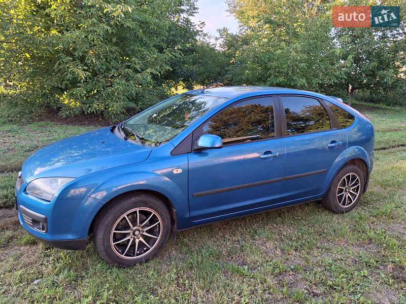 Хэтчбек Ford Focus 2007 в Бурыни