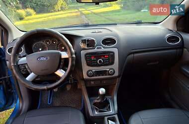 Хэтчбек Ford Focus 2007 в Бурыни