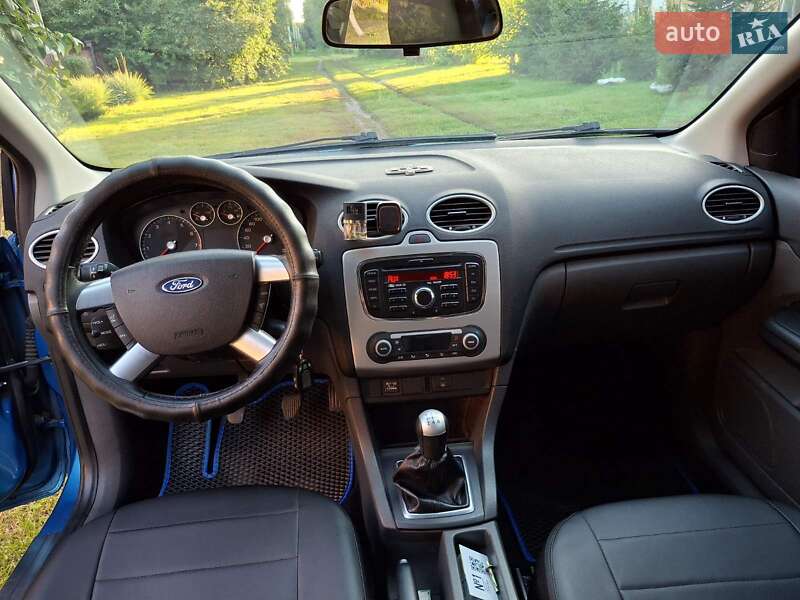 Хэтчбек Ford Focus 2007 в Бурыни