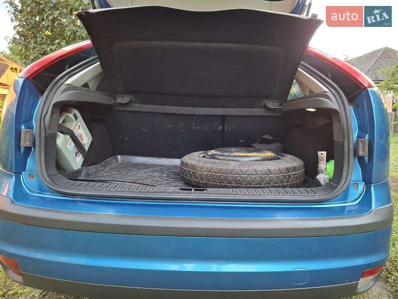 Хэтчбек Ford Focus 2007 в Бурыни