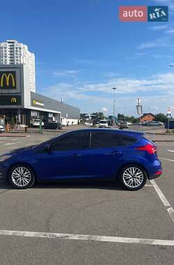 Хэтчбек Ford Focus 2015 в 