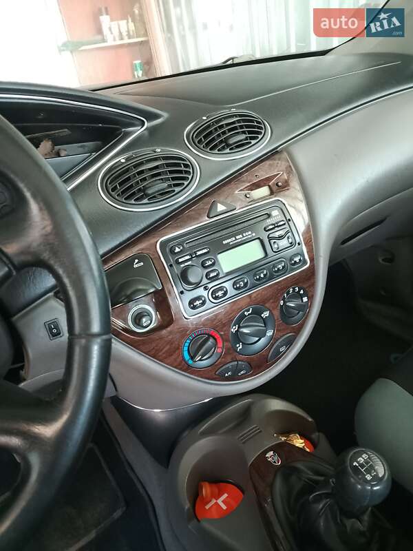 Хэтчбек Ford Focus 1999 в Киеве