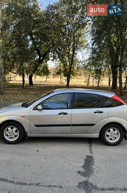 Хэтчбек Ford Focus 2004 в 