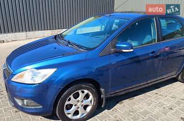 Хэтчбек Ford Focus 2010 в 