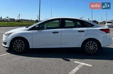 Седан Ford Focus 2015 в 