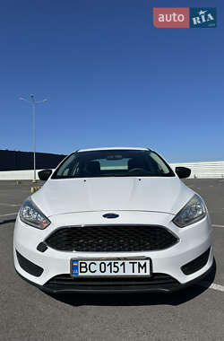 Седан Ford Focus 2015 в 