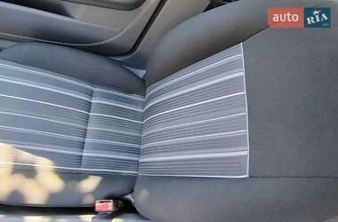 Хэтчбек Ford Focus 2010 в 