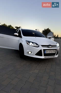 Хэтчбек Ford Focus 2014 в 