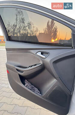 Хэтчбек Ford Focus 2014 в 