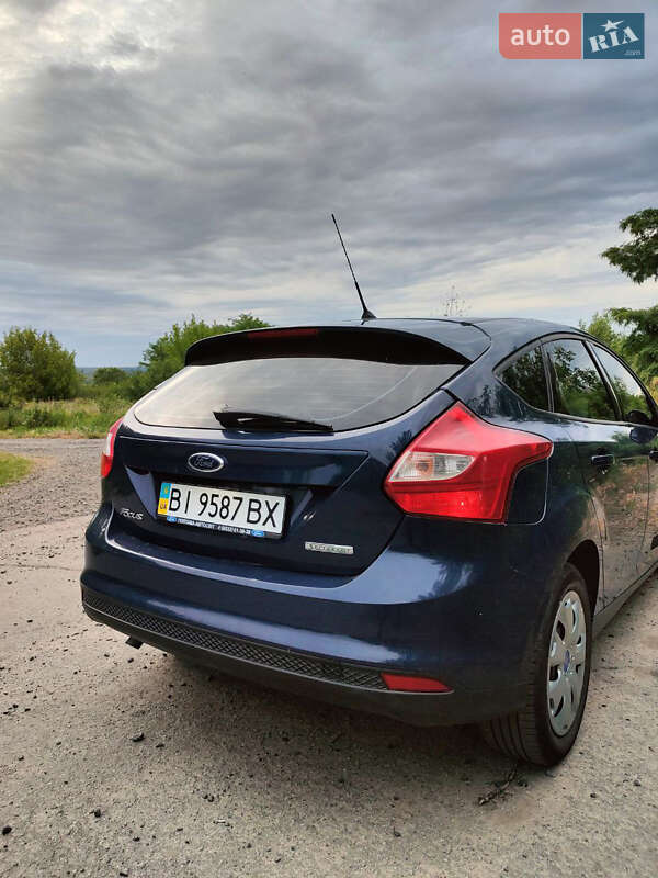 Хетчбек Ford Focus 2013 в Нових Санжарах