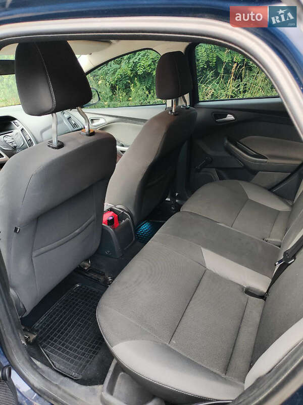 Хетчбек Ford Focus 2013 в Нових Санжарах