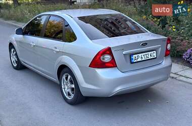 Седан Ford Focus 2010 в 