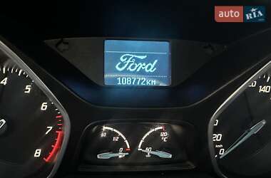 Хэтчбек Ford Focus 2012 в 
