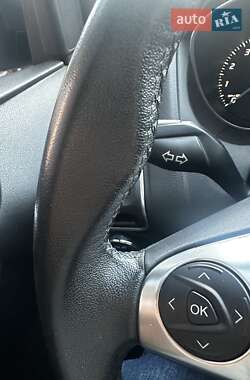 Хэтчбек Ford Focus 2012 в 