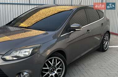 Хэтчбек Ford Focus 2012 в 