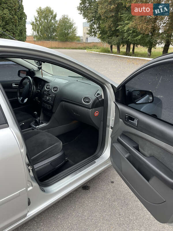 Седан Ford Focus 2005 в Хмельнике
