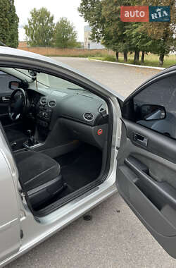Седан Ford Focus 2005 в 