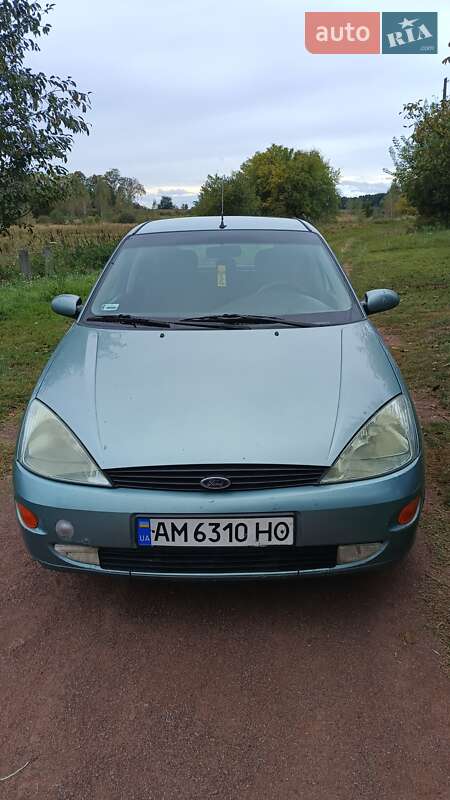 Хэтчбек Ford Focus 2000 в Овруче